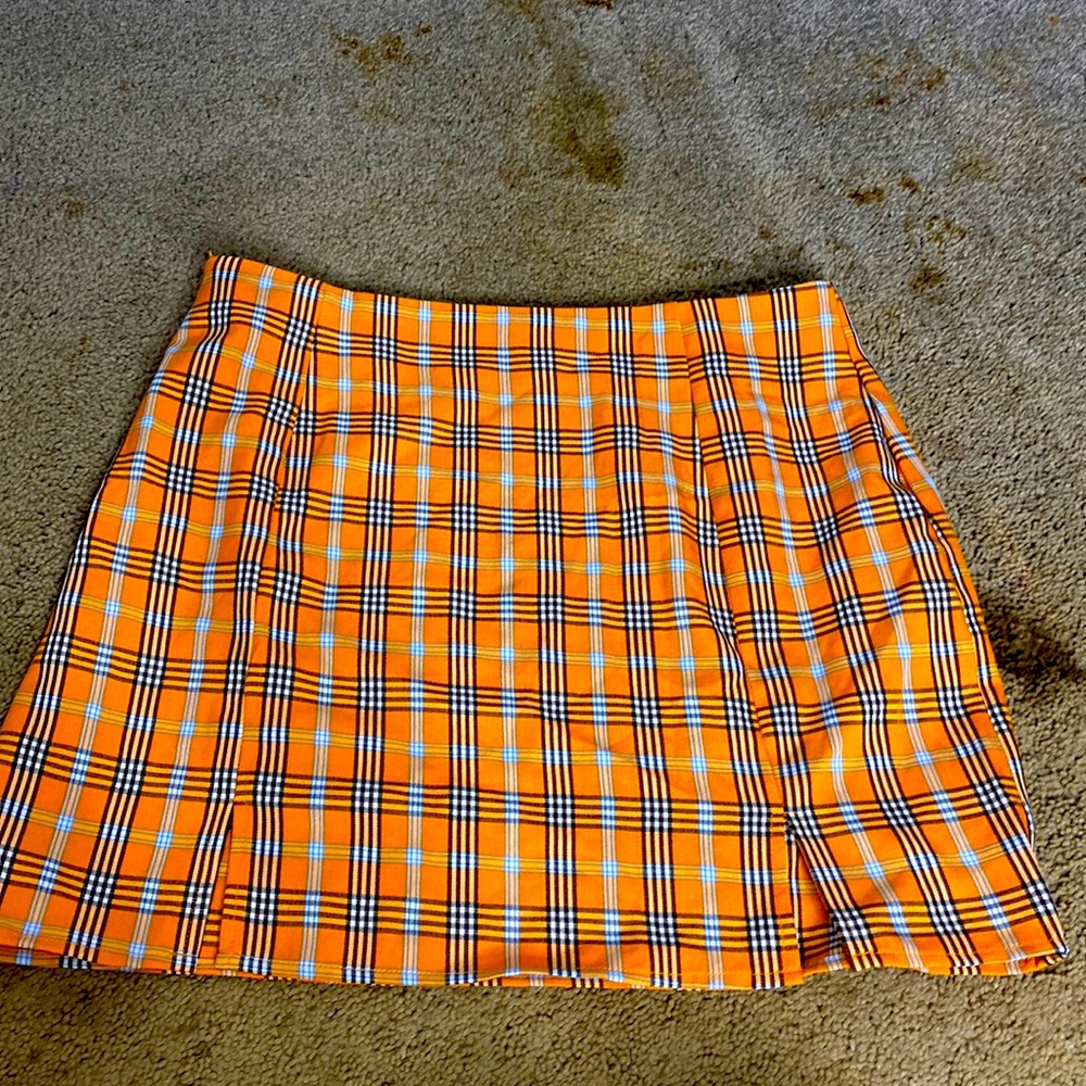 super cute i pair with a white crop top just too big